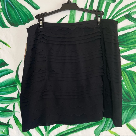 NWT Studio M Large Side Zip Black Scallop Tiered Mini Dressy Party Skirt - Picture 2 of 7